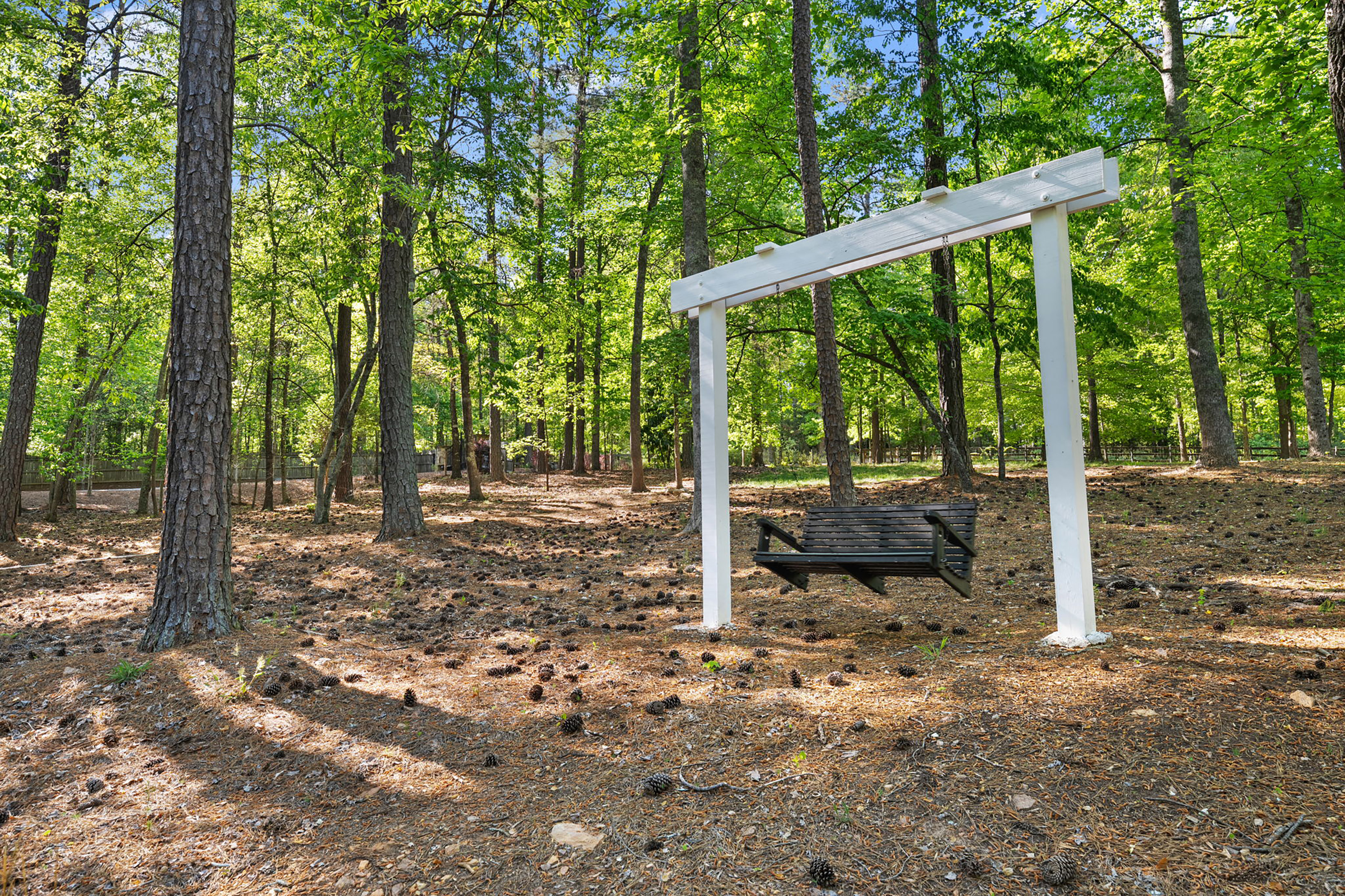  Live Timeless in Coveted Farmhouse on 4+ Private Gated Acres In Roswell - 物件實景