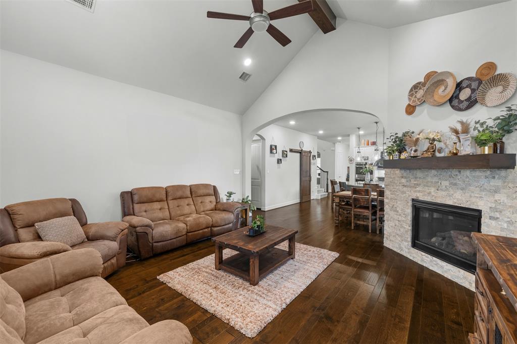 Arlington, Texas, 76005, United States, 4 Bedrooms Bedrooms, ,4 BathroomsBathrooms,Residential,For Sale,1890856