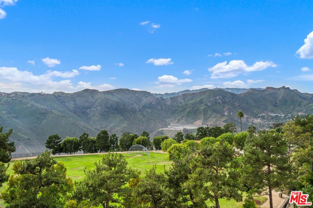 Pacific Palisades, California, 90272, United States, 2 Bedrooms Bedrooms, ,2 BathroomsBathrooms,Residential,For Sale,1991274