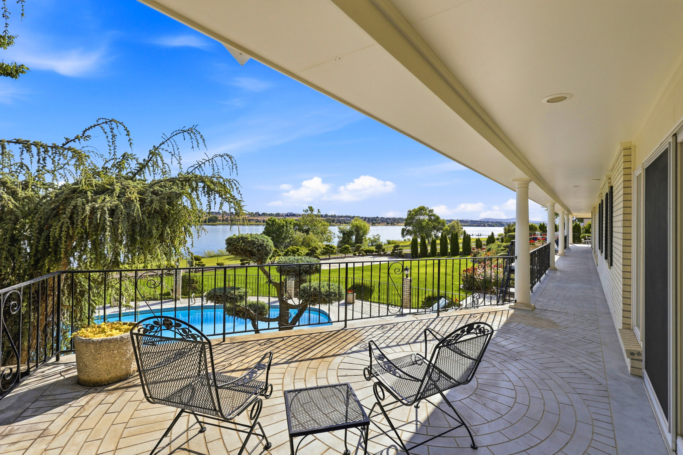  Prime Columbia River Frontage, Pool, large lot - 物件實景