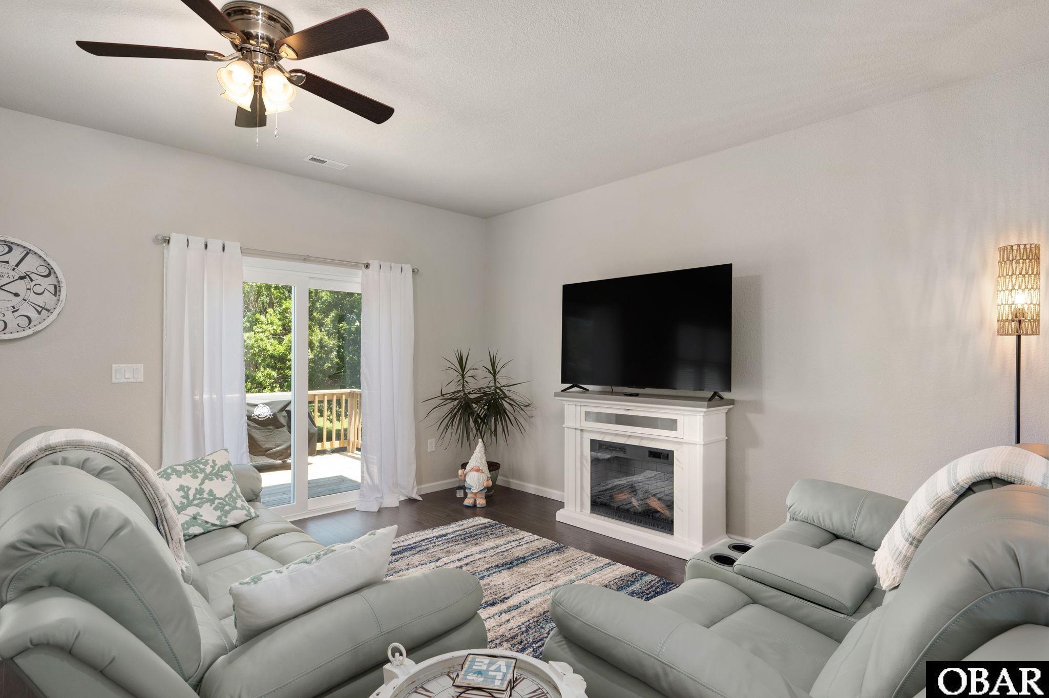 Kill Devil Hills, North Carolina, 27948, United States, 3 Bedrooms Bedrooms, ,3 BathroomsBathrooms,Residential,For Sale,1990955