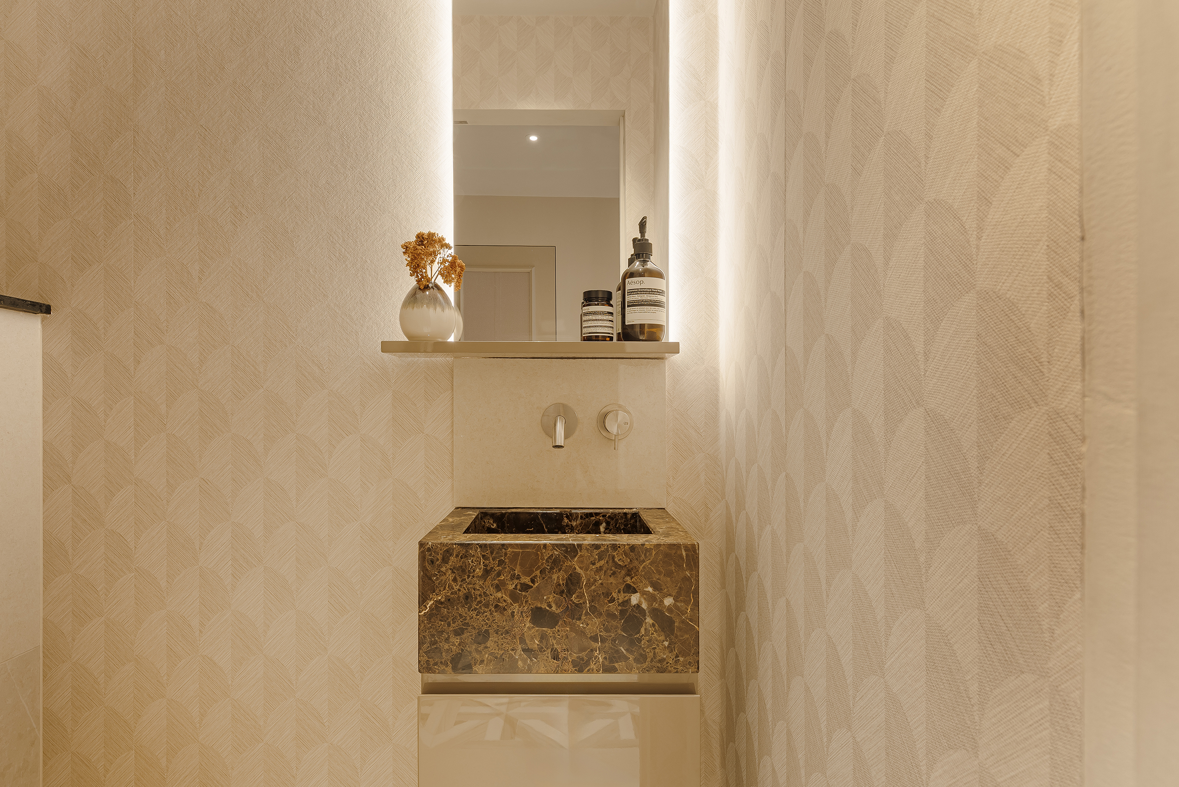  Turnkey Three-Bedroom Apartment in Mayfair - 物件實景
