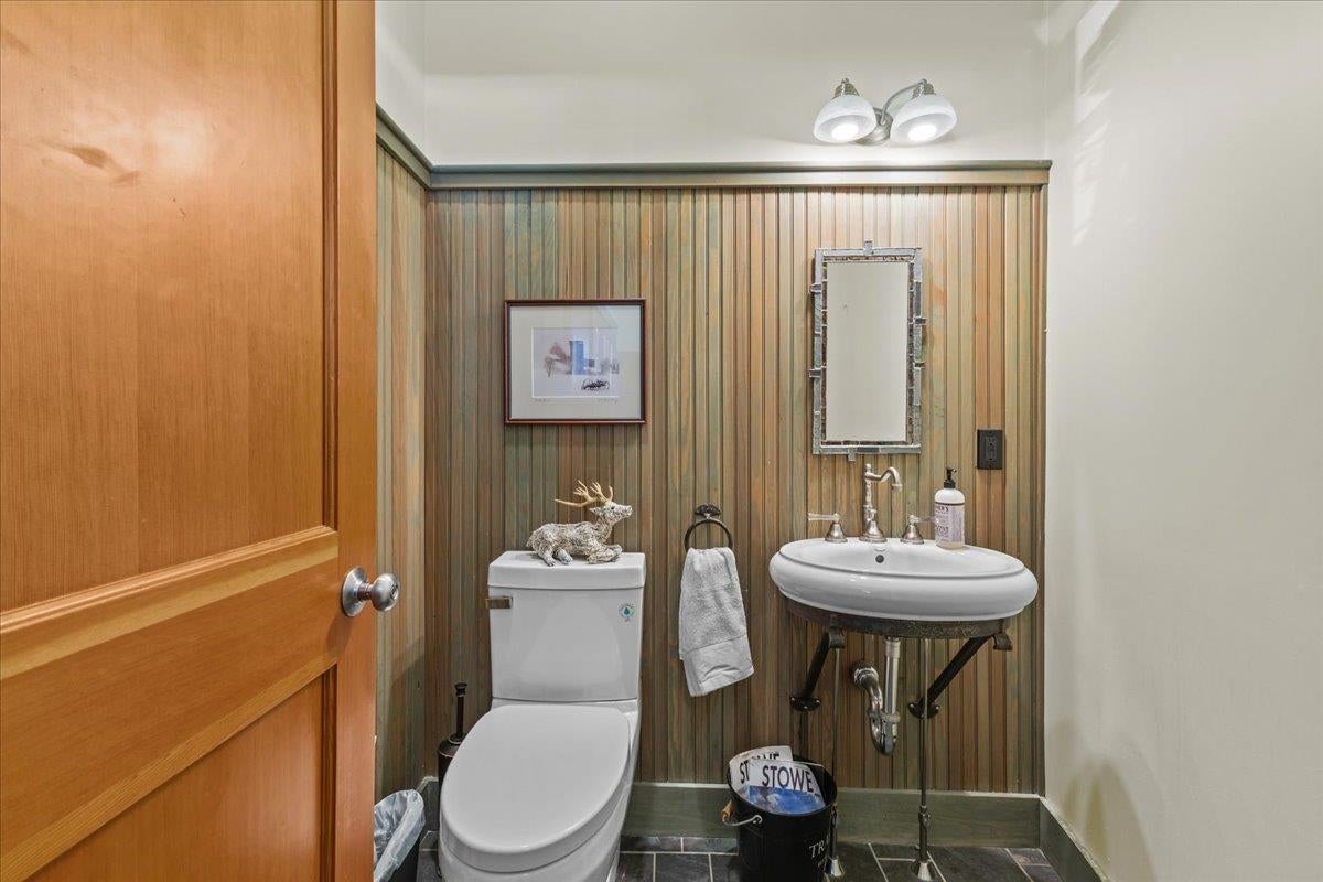Stowe, Vermont, 05672, United States, 4 Bedrooms Bedrooms, ,3 BathroomsBathrooms,Residential,For Sale,1751990