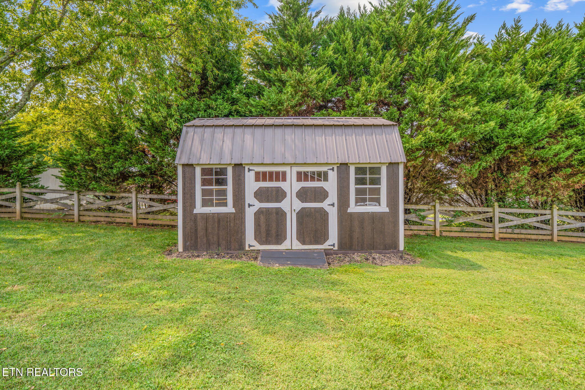 Maryville, Tennessee, 37803, United States, 3 Bedrooms Bedrooms, ,2 BathroomsBathrooms,Residential,For Sale,1942591