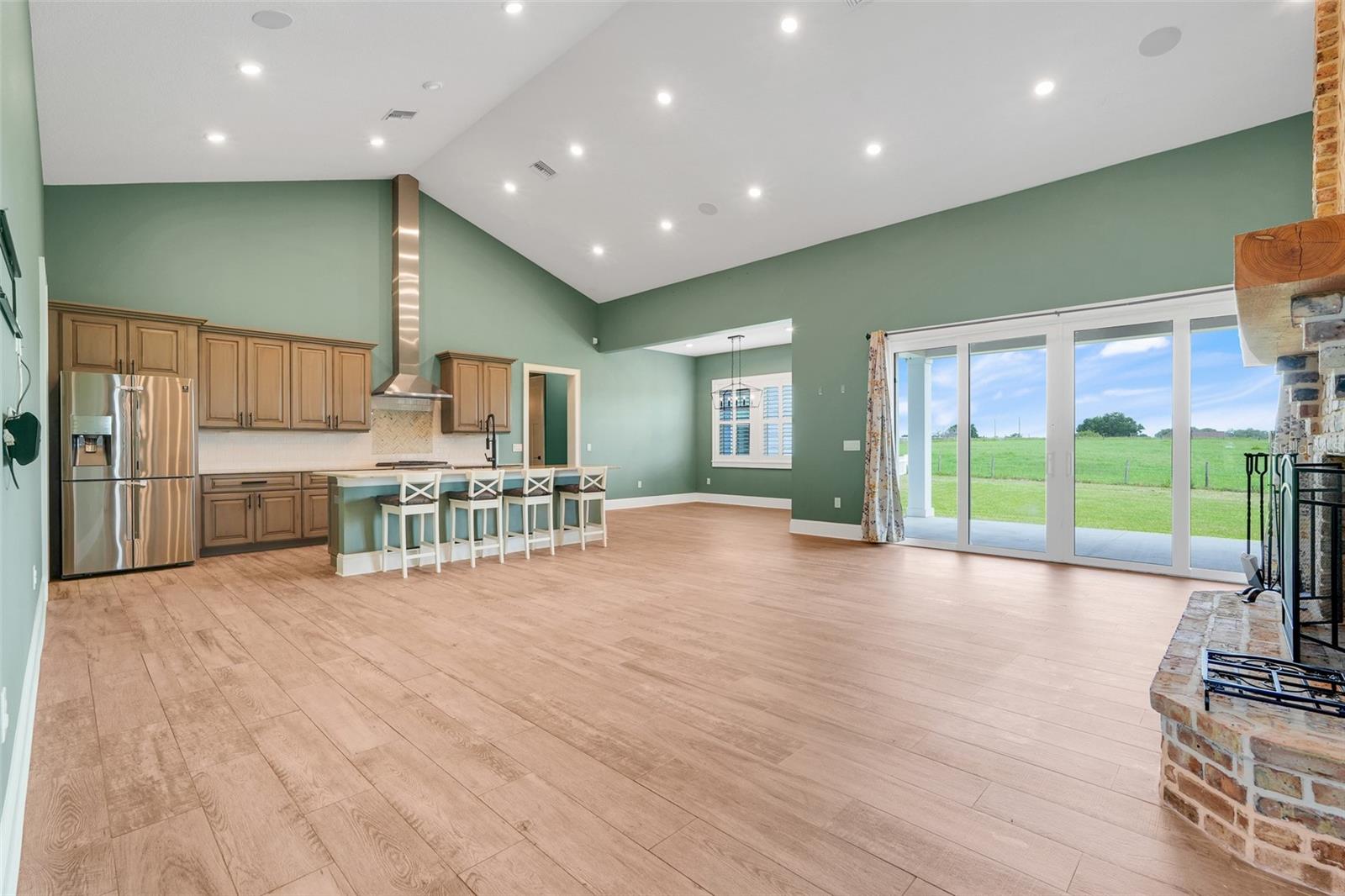 GROVELAND, Florida, 34736, United States, 4 Bedrooms Bedrooms, ,5 BathroomsBathrooms,Residential,For Sale,1792752
