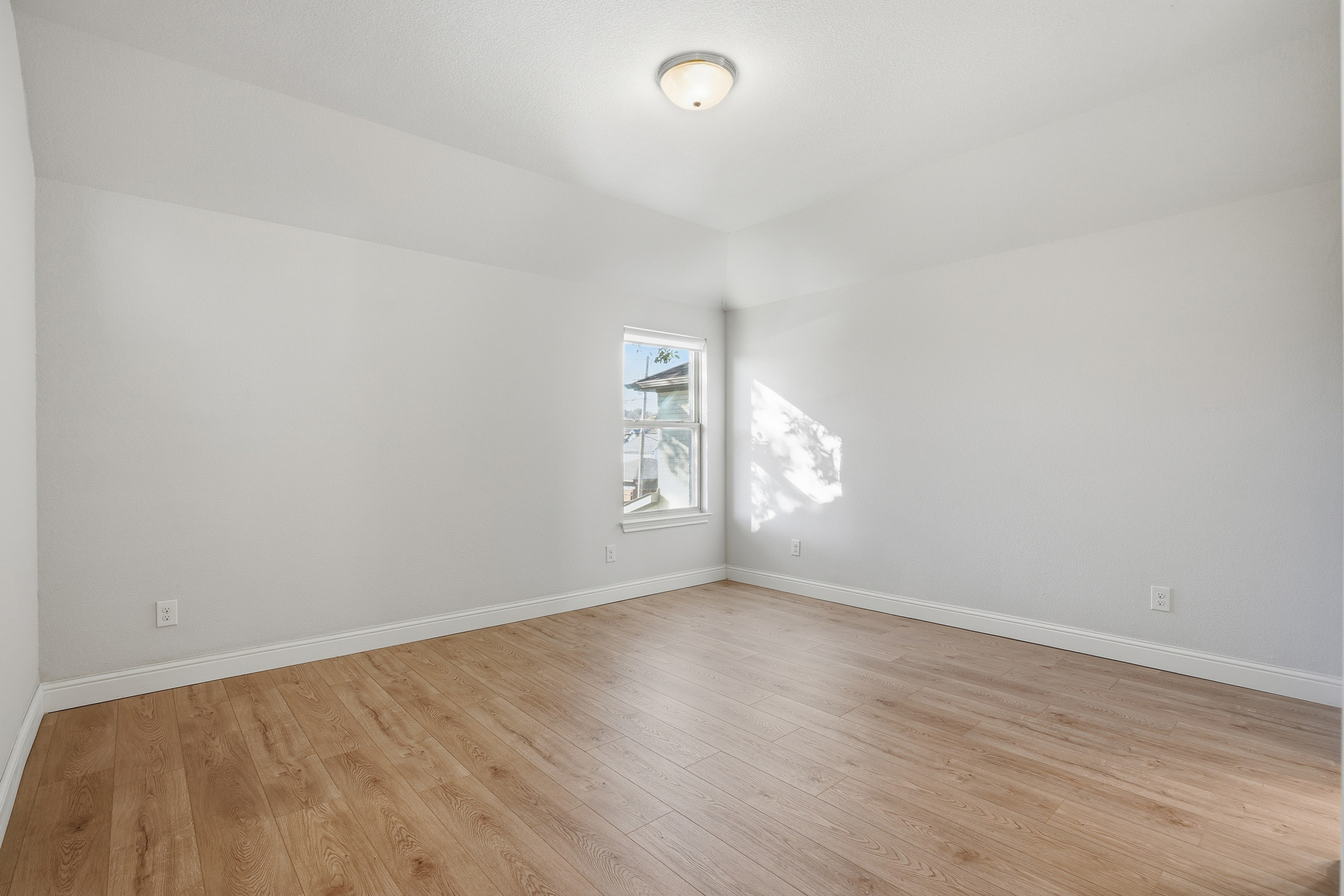  Charming Traditional in River District - 物件實景