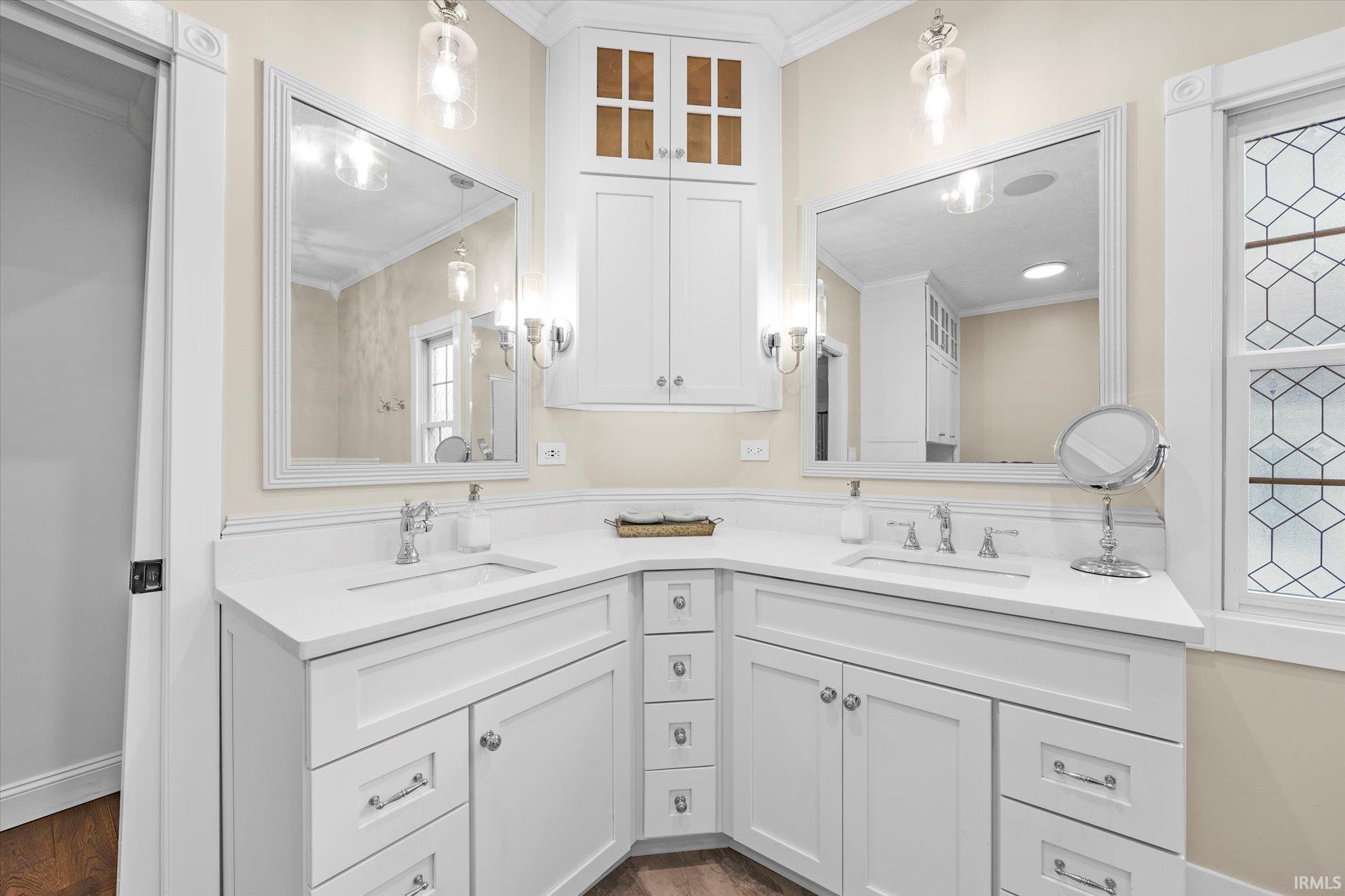 Bloomington, Indiana, 47401, United States, 4 Bedrooms Bedrooms, ,4 BathroomsBathrooms,Residential,For Sale,1978247