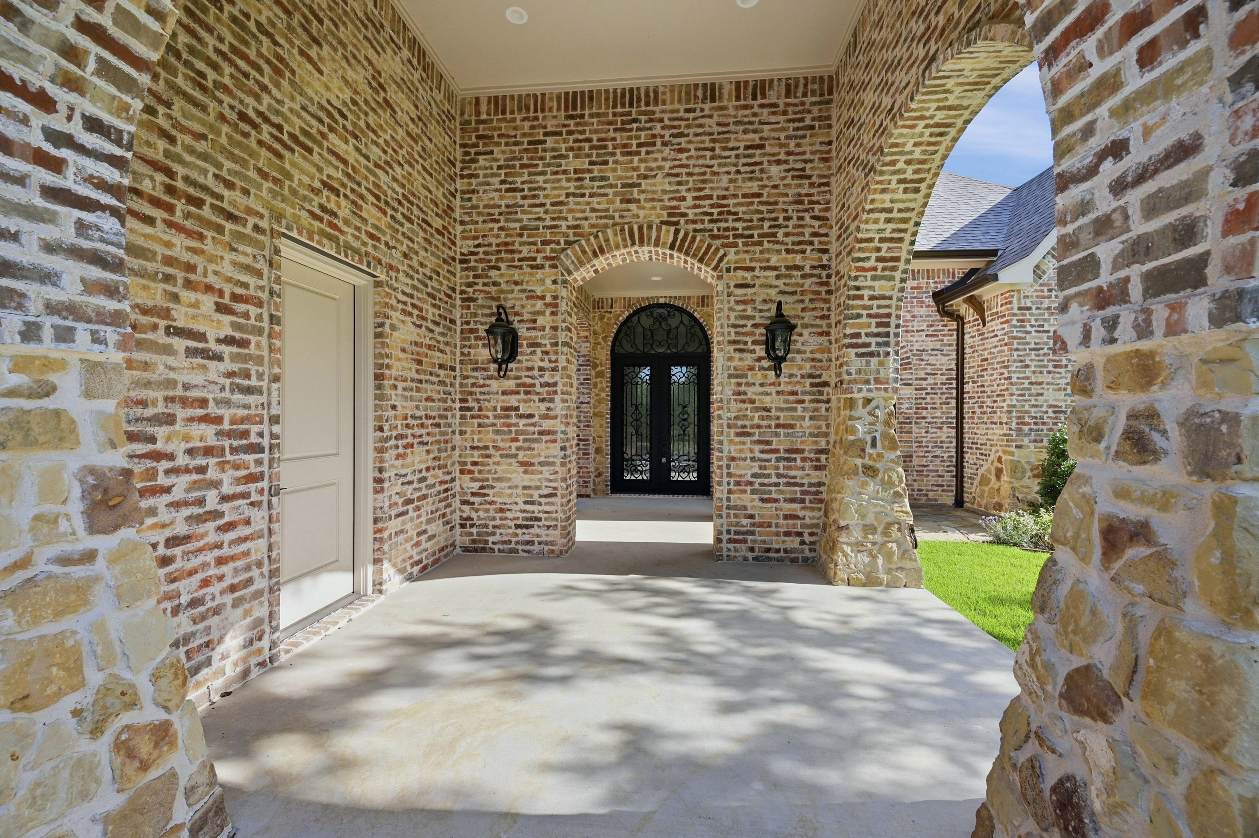 Sherman, Texas, 75092, United States, 4 Bedrooms Bedrooms, ,5 BathroomsBathrooms,Residential,For Sale,2027356