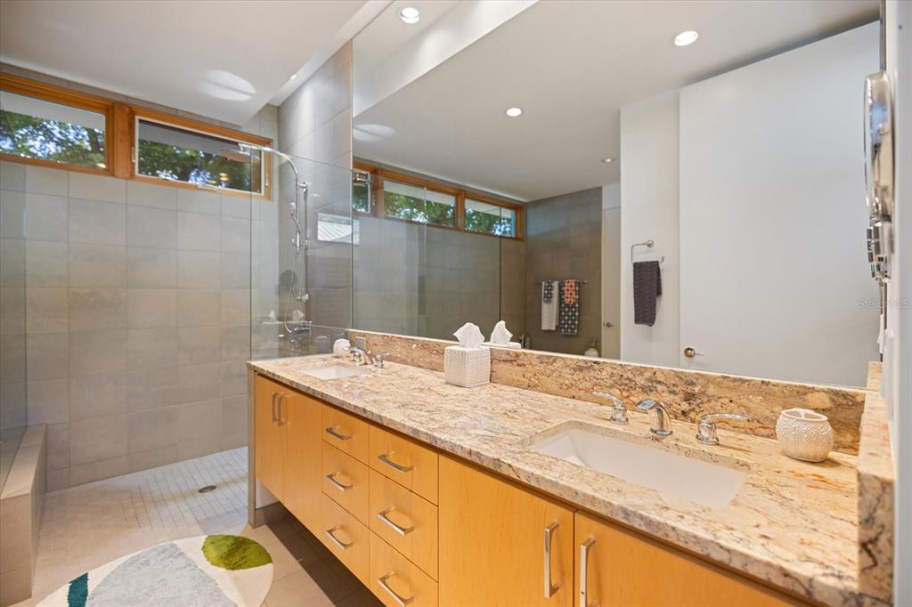 Sarasota, Florida, 34239, United States, 4 Bedrooms Bedrooms, ,5 BathroomsBathrooms,Residential,For Sale,1988202