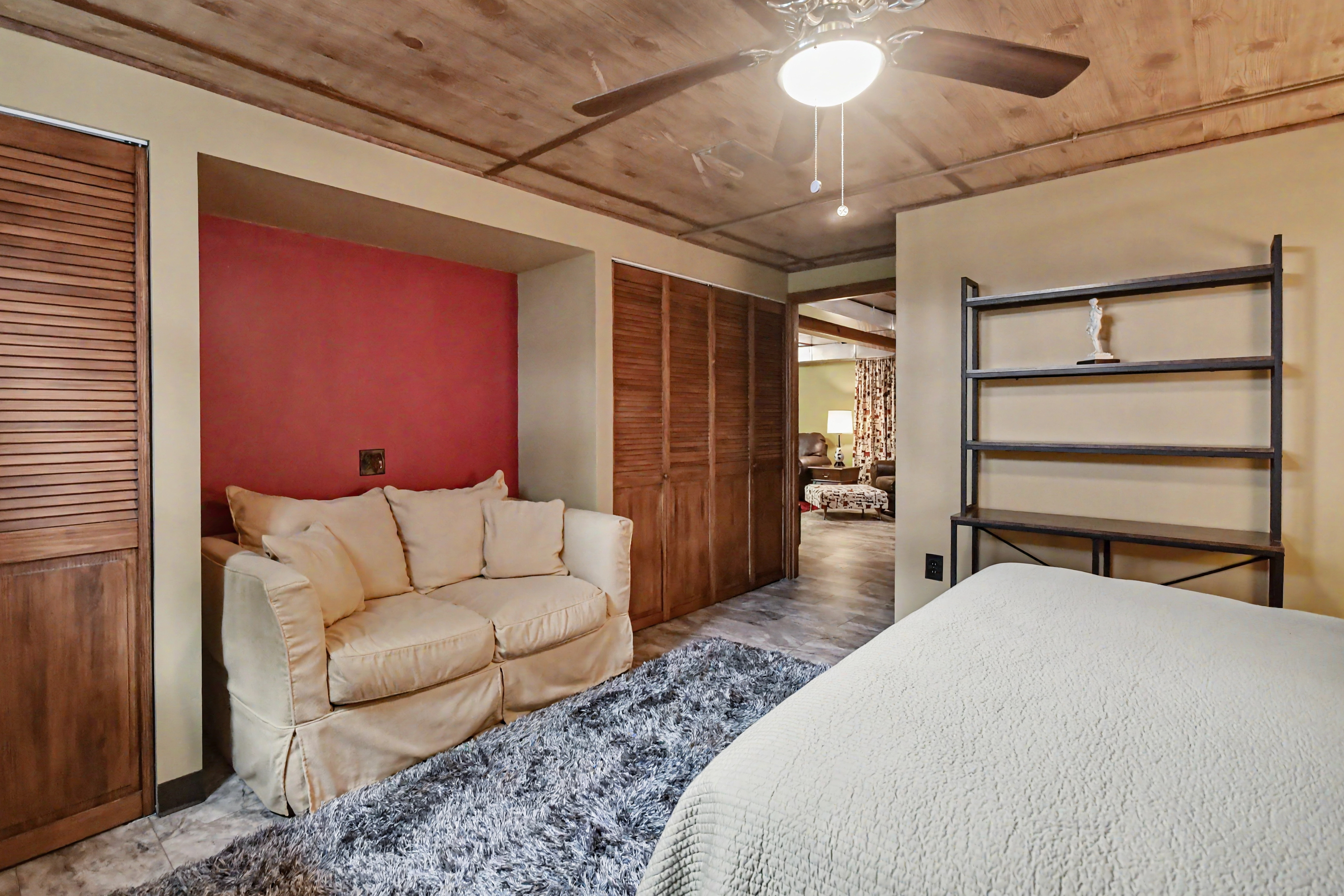 You’ll fall in love with this charming midcentury ranch. - 物件實景