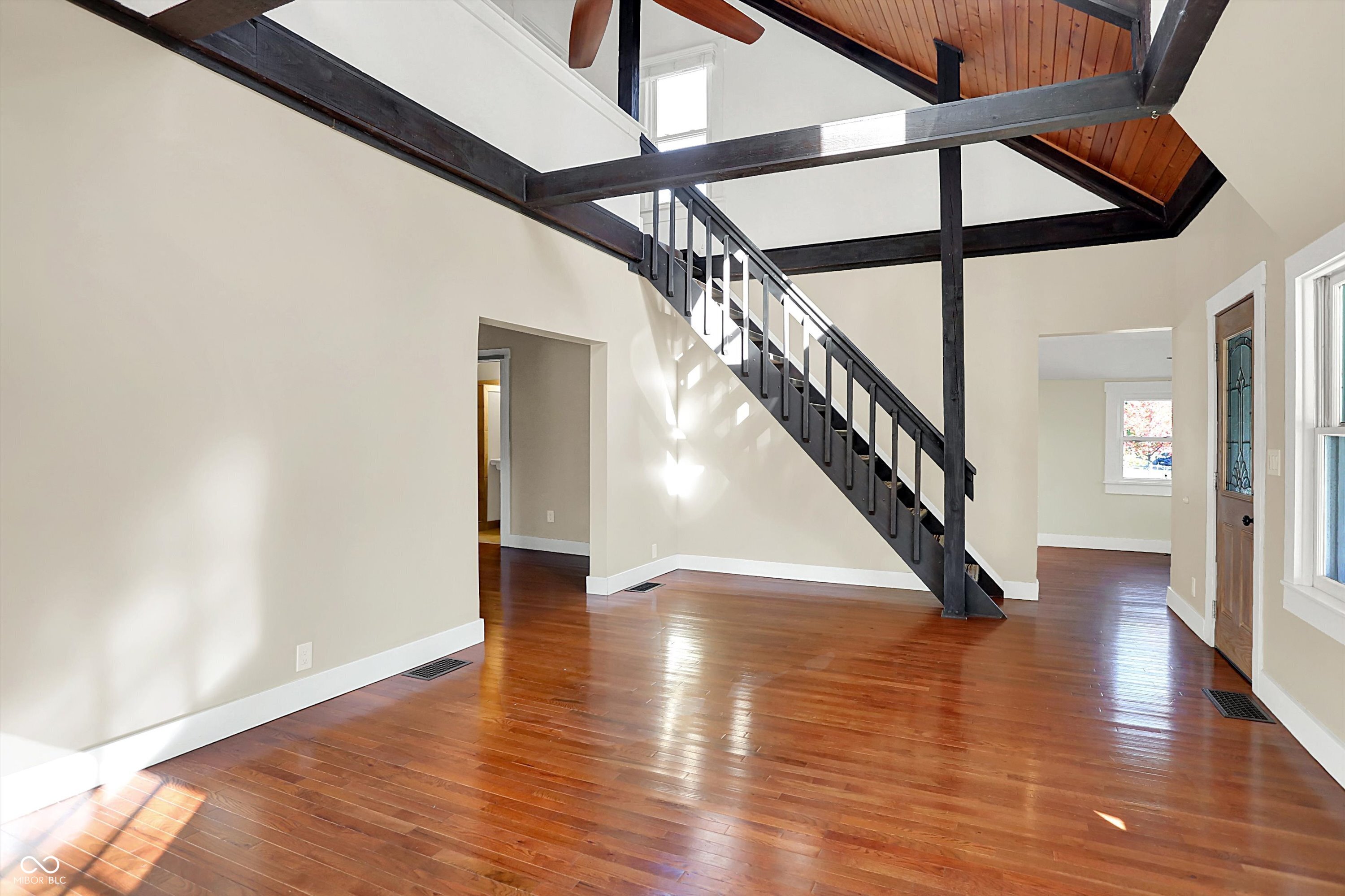 Zionsville, Indiana, 46077, United States, 3 Bedrooms Bedrooms, ,2 BathroomsBathrooms,Residential,For Sale,1981212