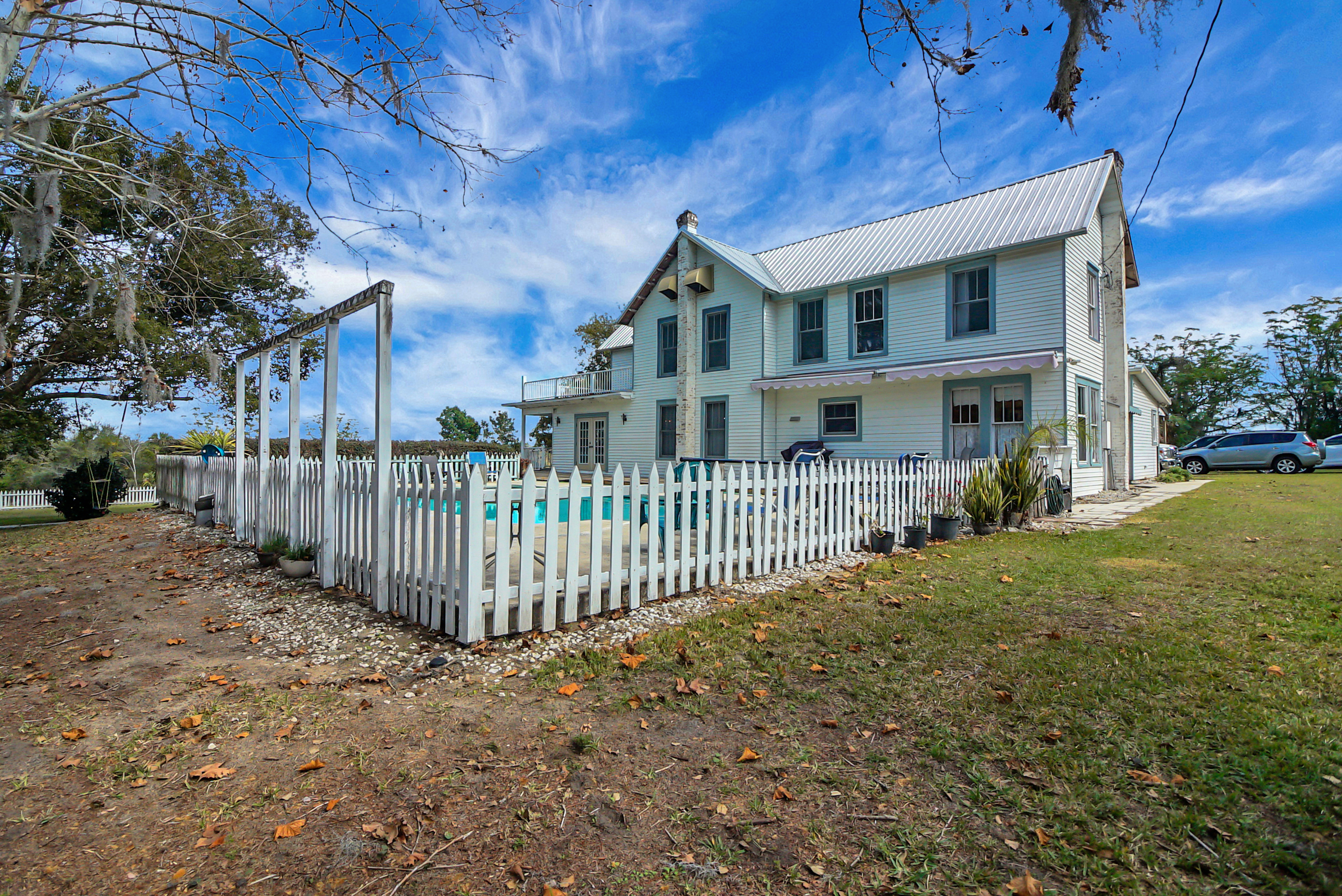 Yalaha, Florida, 34797, United States, 5 Bedrooms Bedrooms, ,4 BathroomsBathrooms,Residential,For Sale,1975837