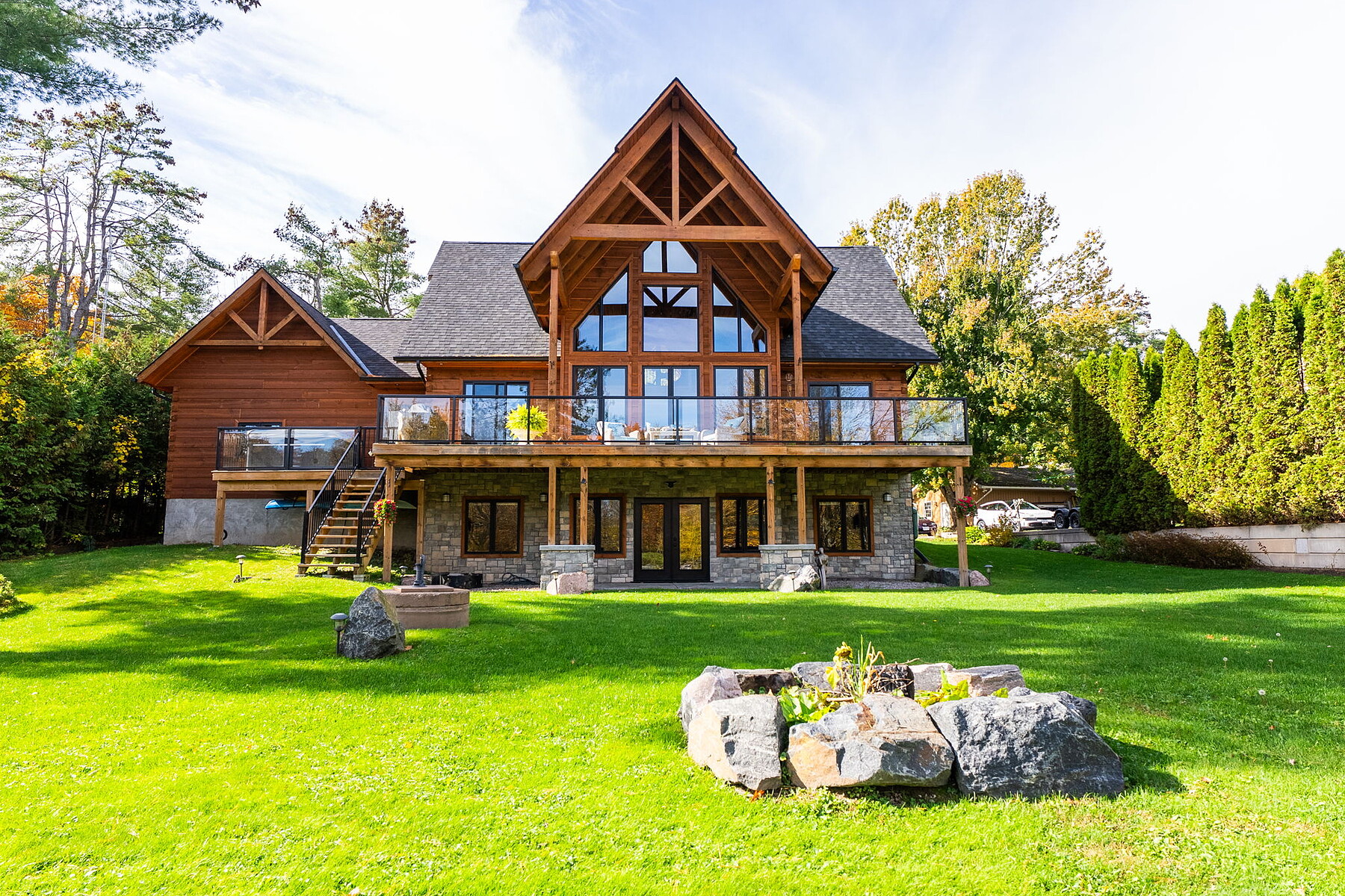  Inviting Waterfront Log Home - 物件實景
