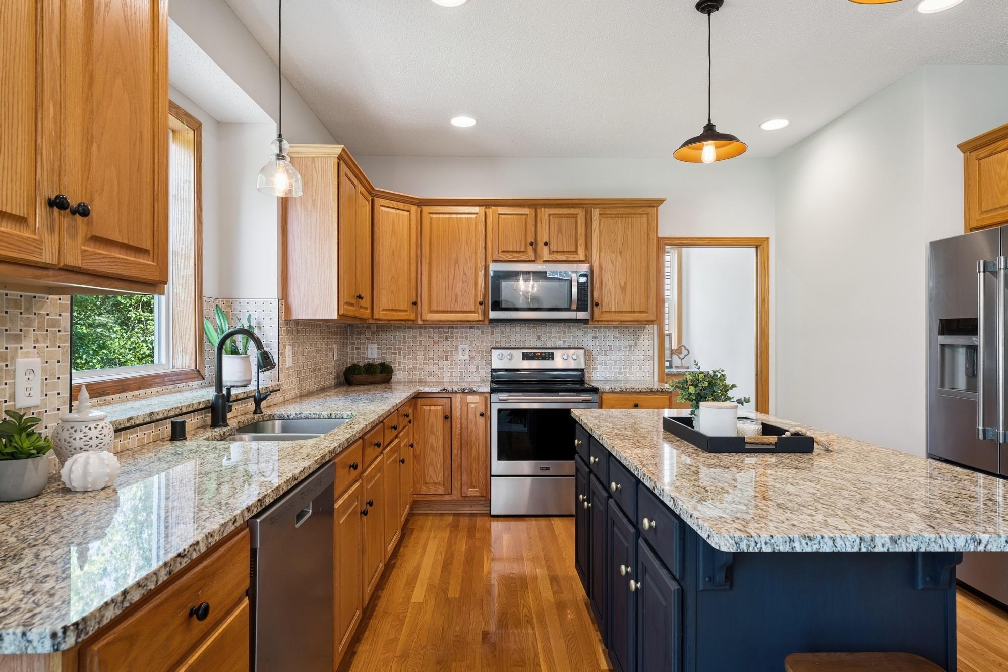 Woodbury, Minnesota, 55129, United States, 5 Bedrooms Bedrooms, ,3 BathroomsBathrooms,Residential,For Sale,1917665