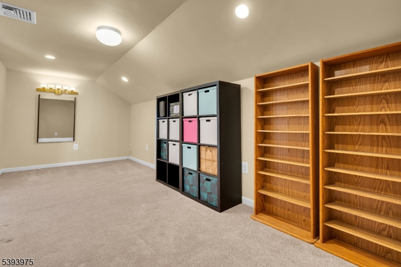 Franklin Twp., New Jersey, 08873, United States, 3 Bedrooms Bedrooms, ,3 BathroomsBathrooms,Residential,For Sale,1991014