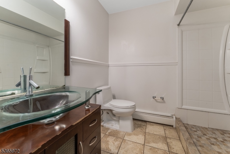 Bridgewater Twp., New Jersey, 08807, United States, 4 Bedrooms Bedrooms, ,3 BathroomsBathrooms,Residential,For Sale,1867393