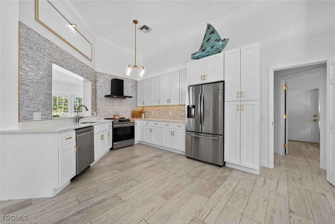 Fort Myers, Florida, 33908, United States, 3 Bedrooms Bedrooms, ,3 BathroomsBathrooms,Residential,For Sale,1973710