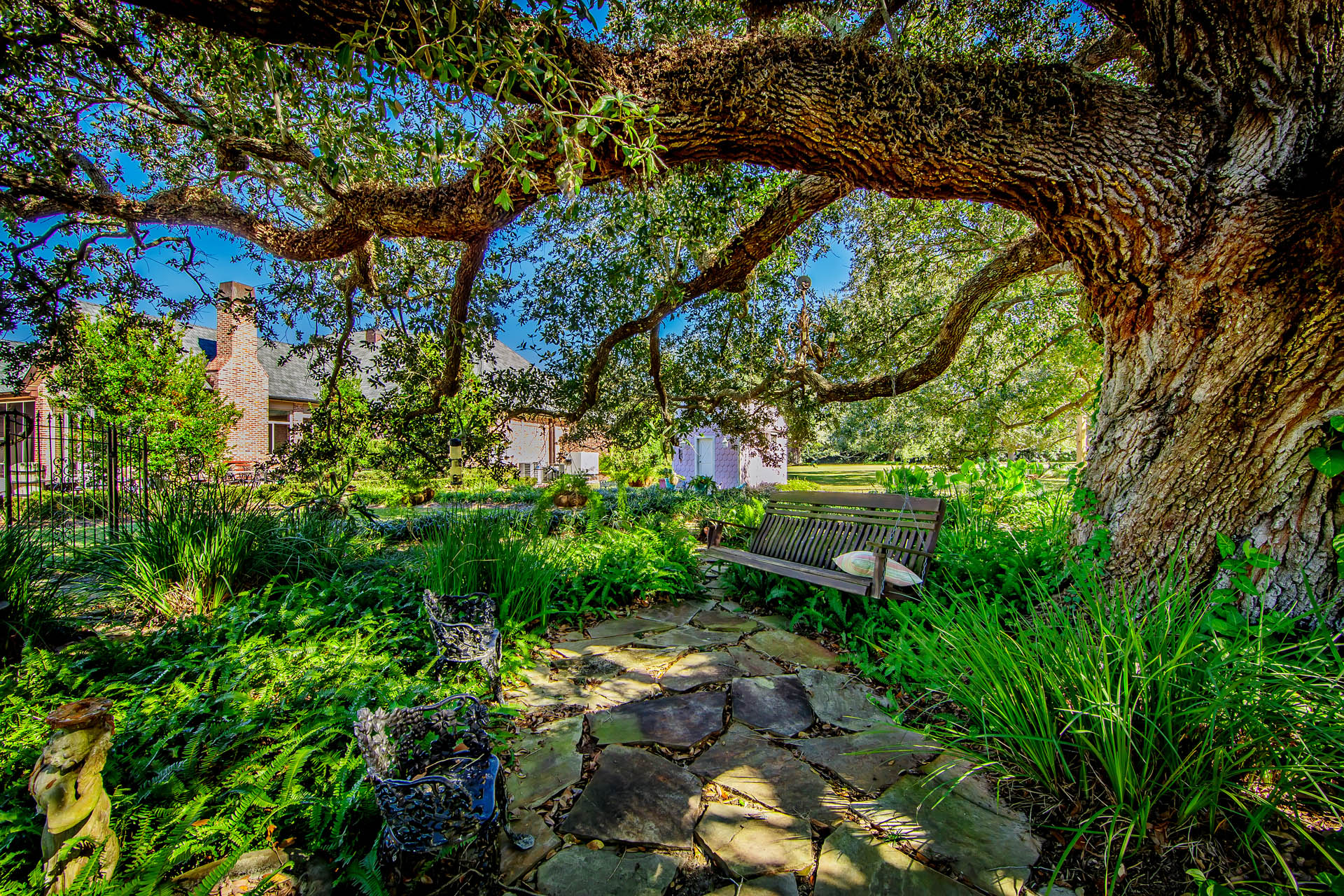 Houma, Louisiana, 70360, United States, 3 Bedrooms Bedrooms, ,4 BathroomsBathrooms,Residential,For Sale,2000974