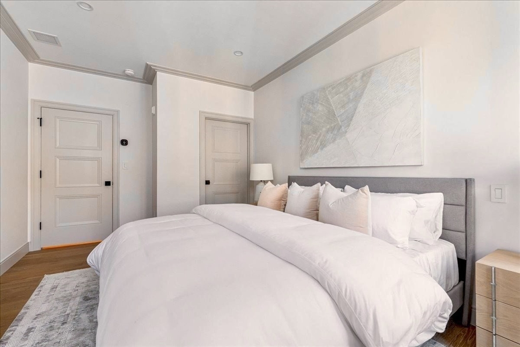 Brookline, Massachusetts, 02445, United States, 4 Bedrooms Bedrooms, ,4 BathroomsBathrooms,Residential,For Sale,1934696