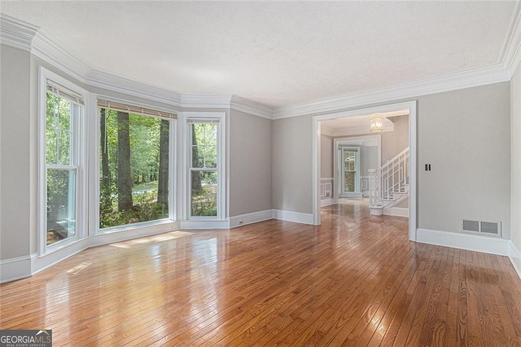 Roswell, Georgia, 30075, United States, 6 Bedrooms Bedrooms, ,4 BathroomsBathrooms,Residential,For Sale,1910371