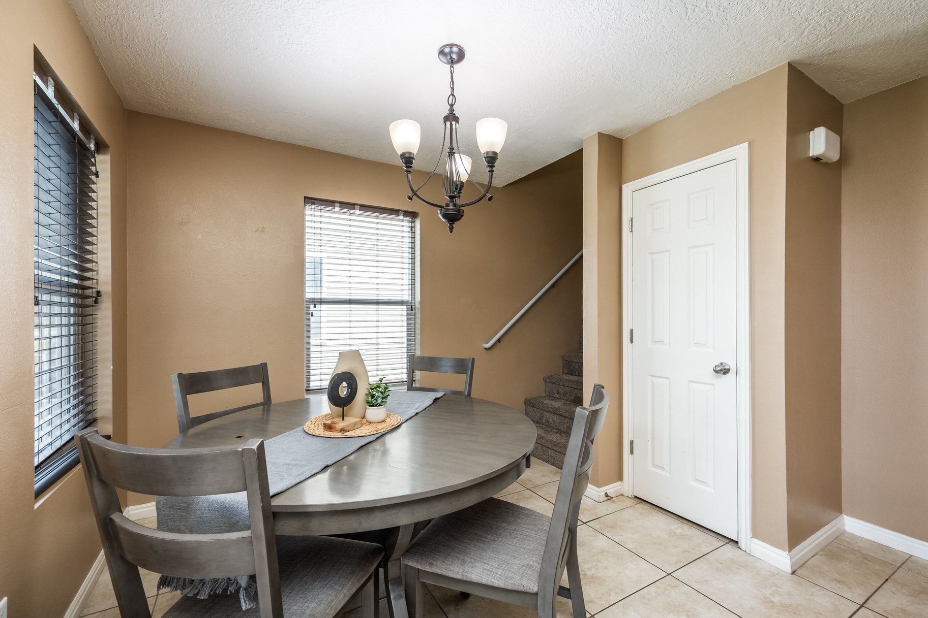  The Perfect Place to Call Home – Updated, Spacious & Move-In Ready - 物件實景