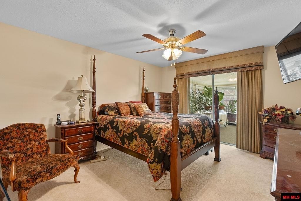 Mountain Home, Arkansas, 72653, United States, 3 Bedrooms Bedrooms, ,4 BathroomsBathrooms,Residential,For Sale,2036578