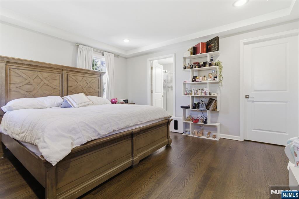 Kearny, New Jersey, 07032, United States, 6 Bedrooms Bedrooms, ,5 BathroomsBathrooms,Residential,For Sale,2032310