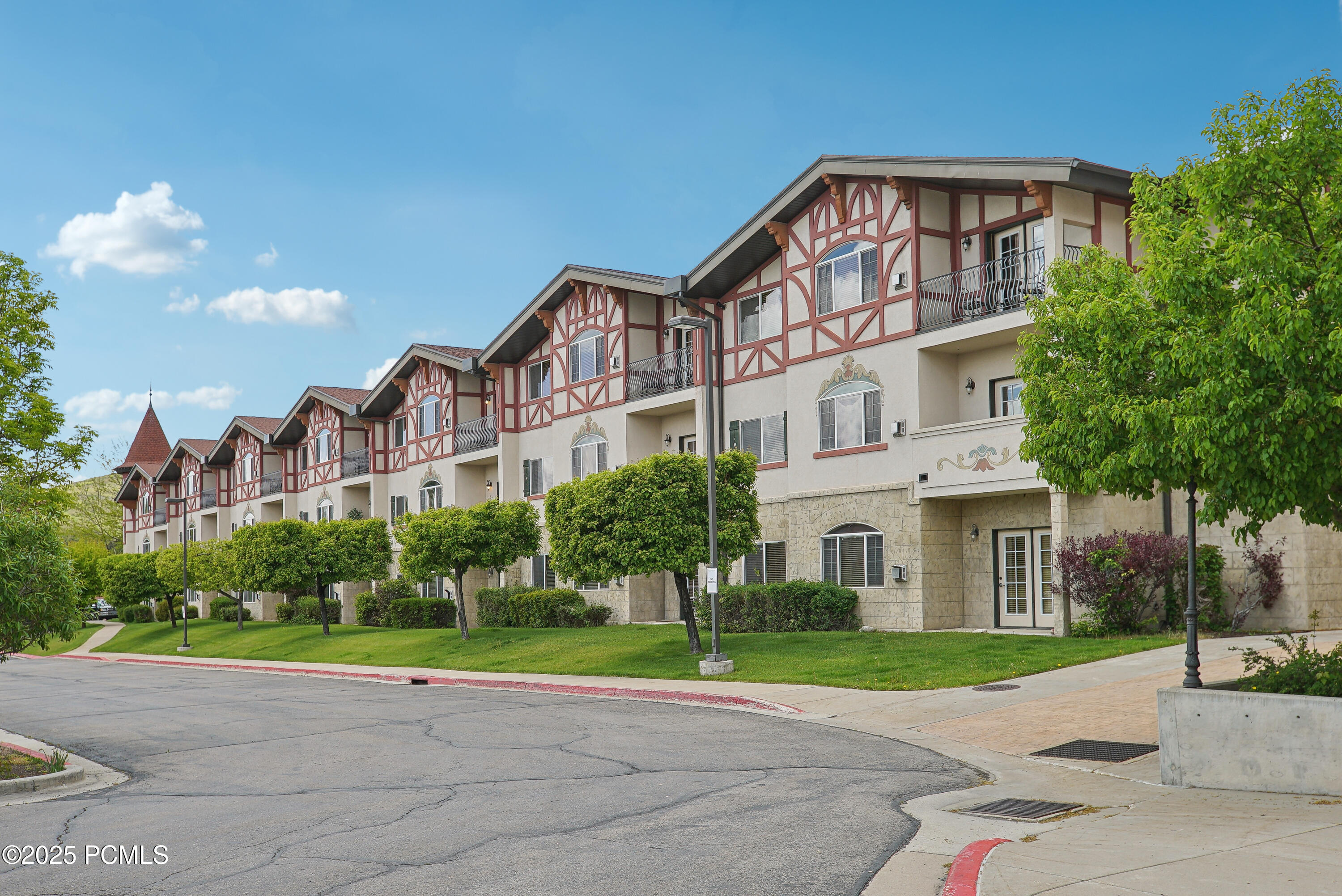 Midway, Utah, 84049, United States, 3 Bedrooms Bedrooms, ,3 BathroomsBathrooms,Residential,For Sale,1826612