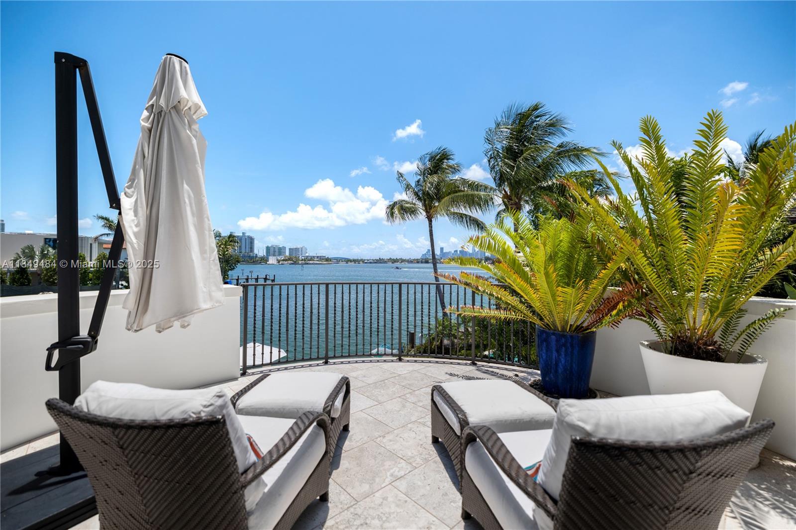 Miami Beach, Florida, 33140, United States, 6 Bedrooms Bedrooms, ,7 BathroomsBathrooms,Residential,For Sale,1927526