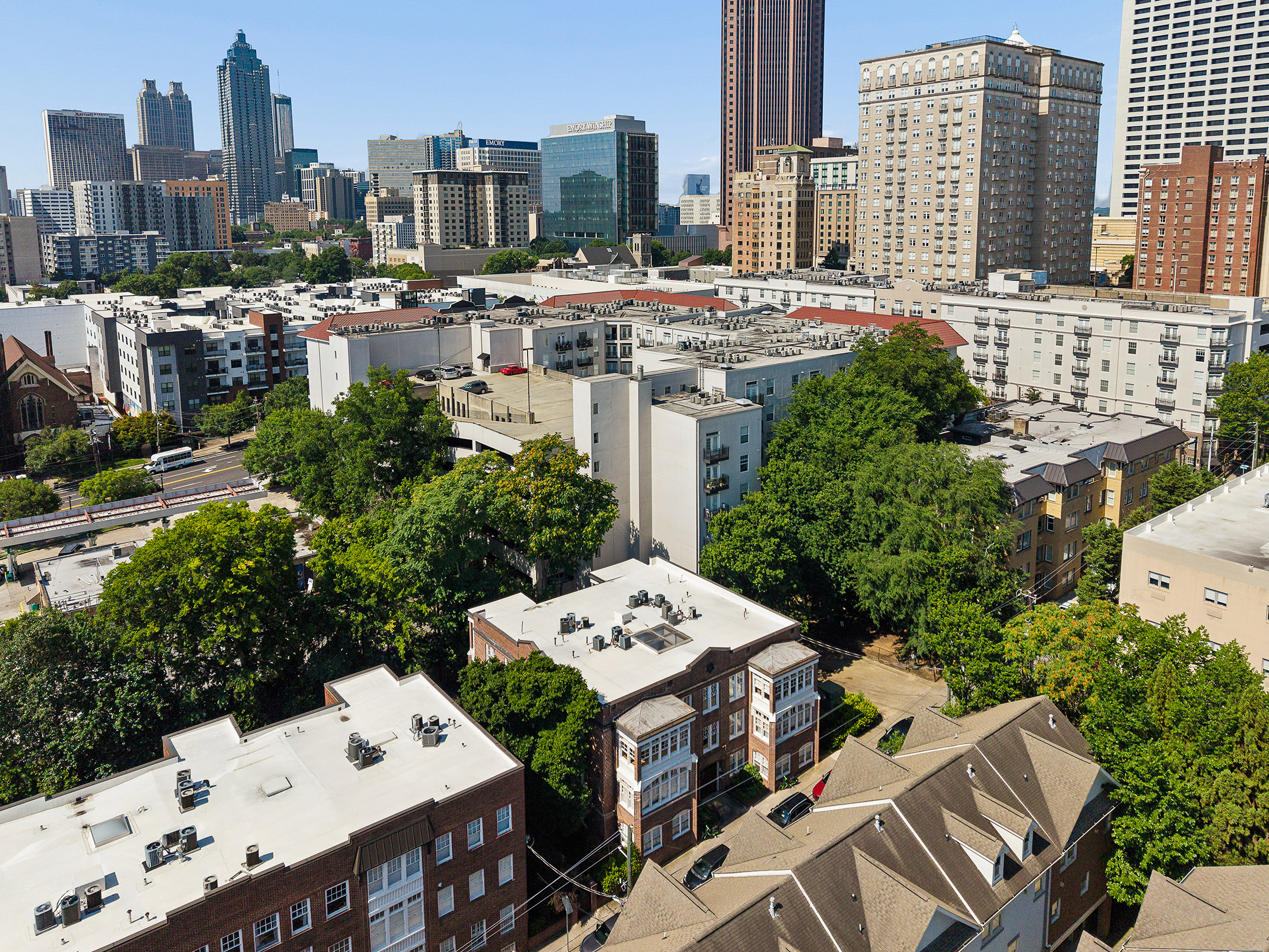  Top-Floor, End-Unit Condo in Historic Midtown Building - 物件實景