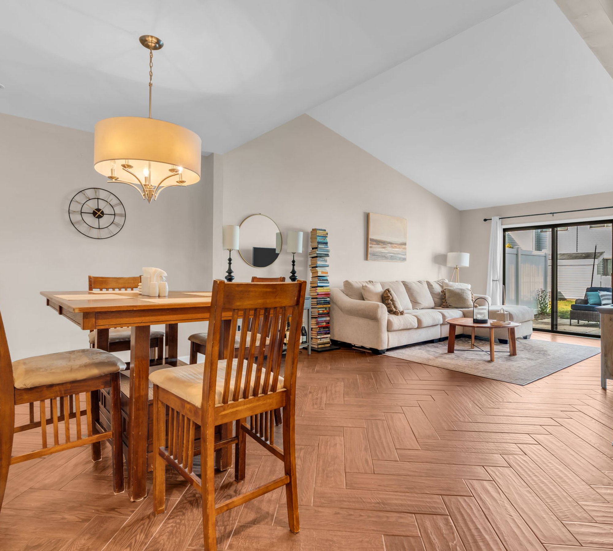 Winding River Townhouse - 物件實景