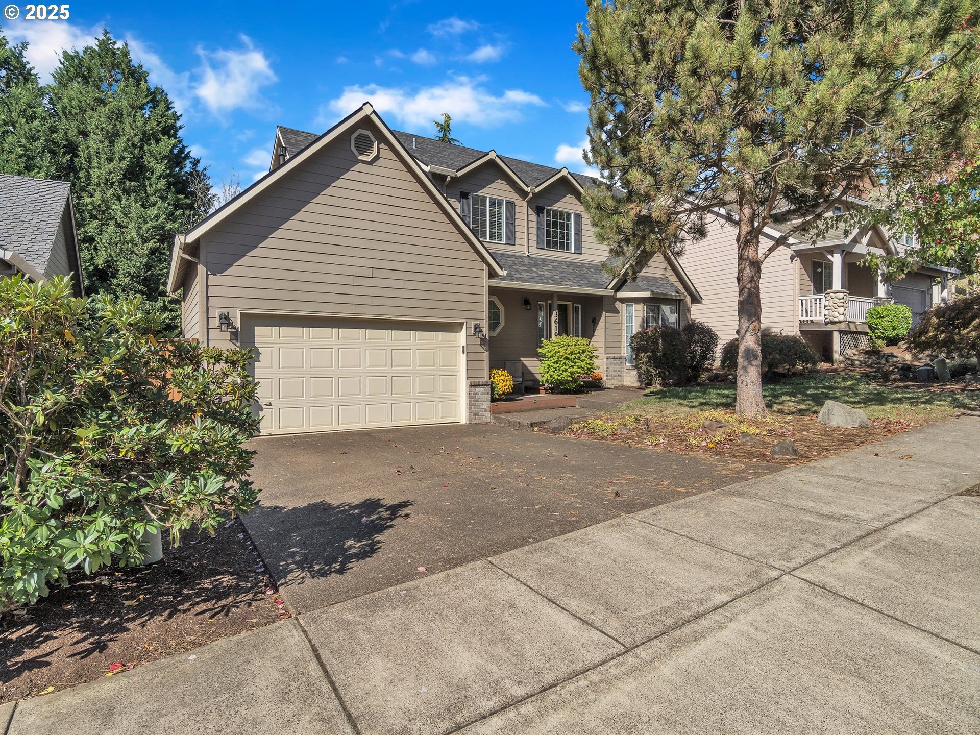 Newberg, Oregon, 97132, United States, 4 Bedrooms Bedrooms, ,3 BathroomsBathrooms,Residential,For Sale,1962580