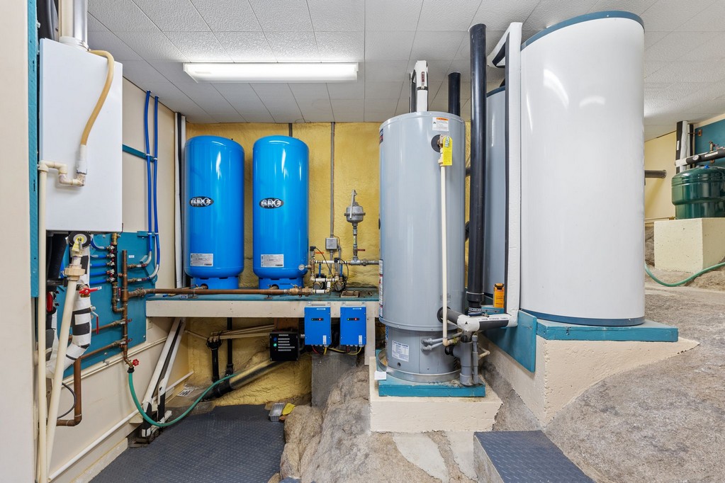 Bonners Ferry, Idaho, 83805, United States, 3 Bedrooms Bedrooms, ,4 BathroomsBathrooms,Residential,For Sale,1984473