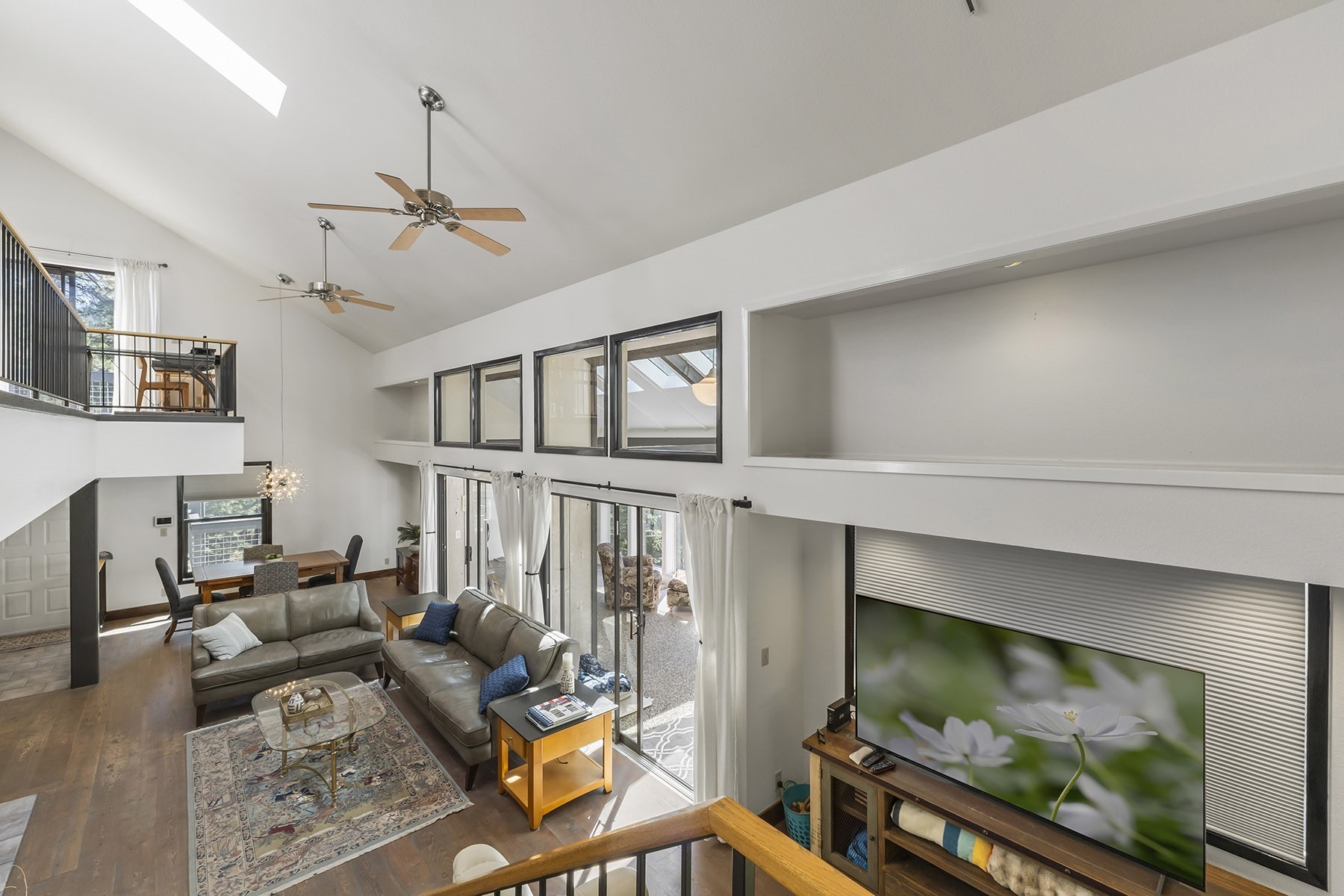  Cougar Estate Acreage - 物件實景