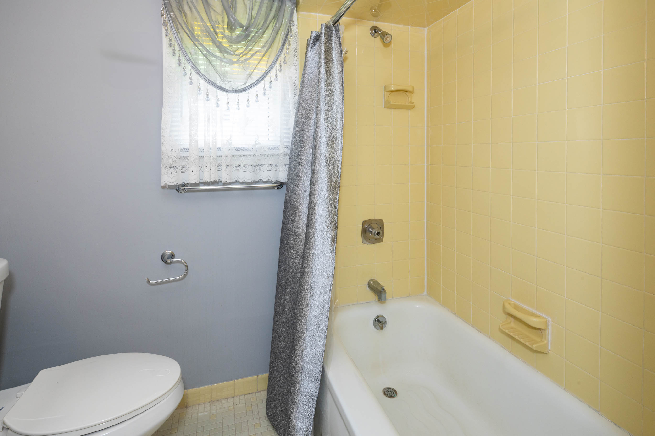 South Amboy, New Jersey, 08879, United States, 4 Bedrooms Bedrooms, ,2 BathroomsBathrooms,Residential,For Sale,1909705