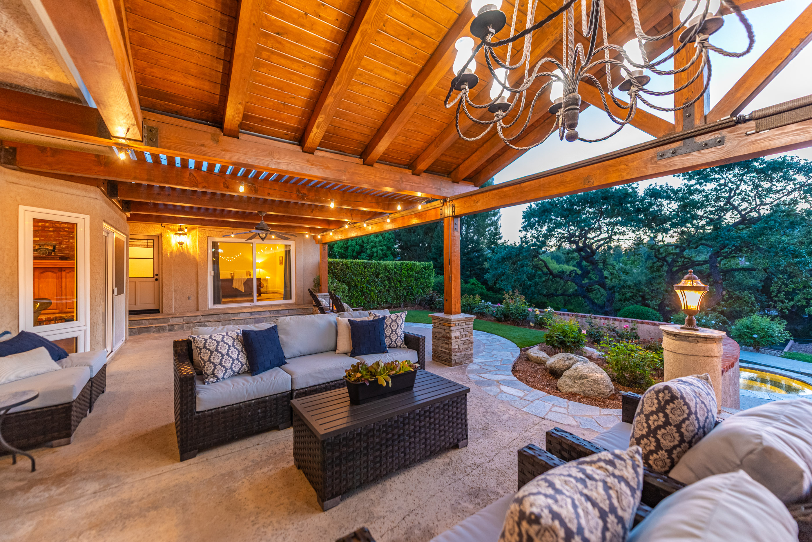  Sprawling Estate in Old Agoura - 物件實景