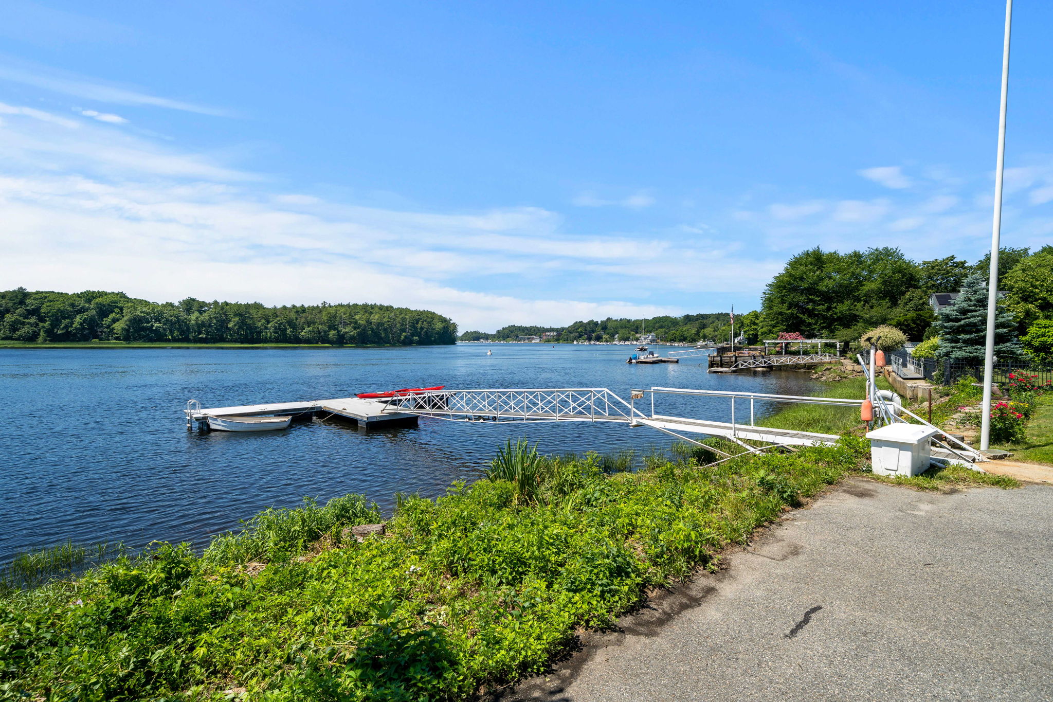  425 Main St, Amesbury, MA, 01913 - 物件實景