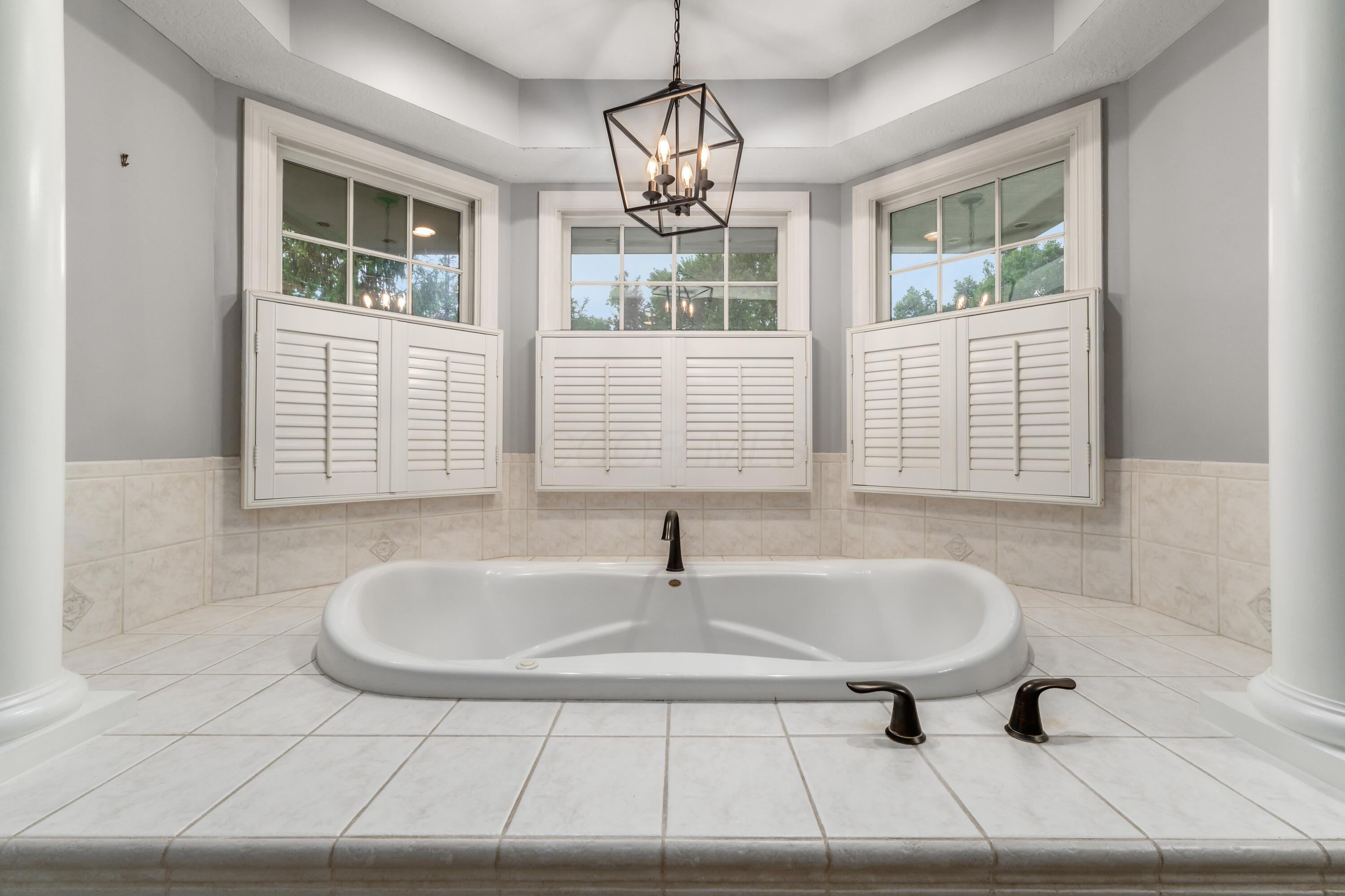 Blacklick, Ohio, 43004, United States, 5 Bedrooms Bedrooms, ,6 BathroomsBathrooms,Residential,For Sale,1895404