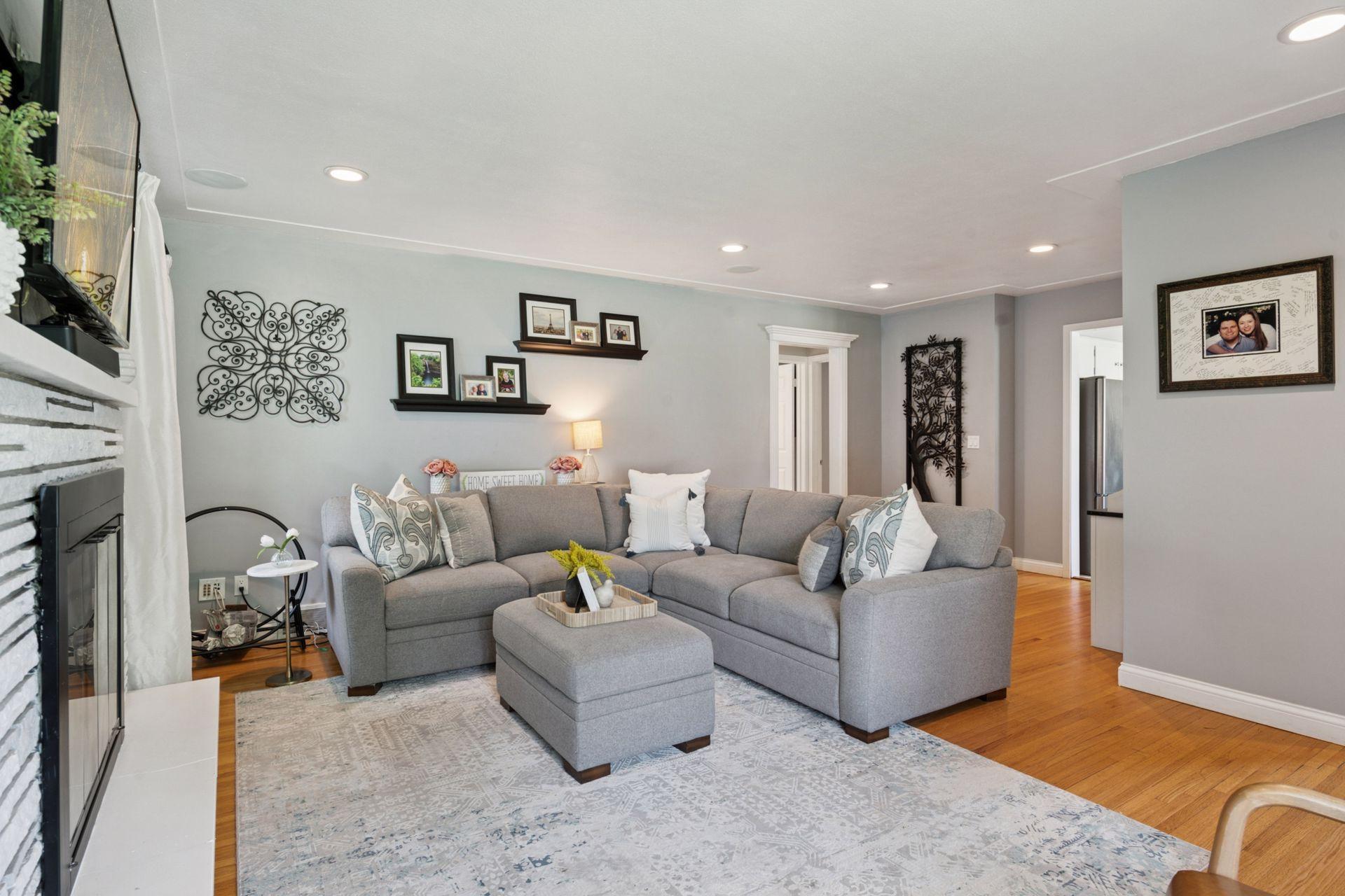 Edina, Minnesota, 55435, United States, 4 Bedrooms Bedrooms, ,3 BathroomsBathrooms,Residential,For Sale,1907442