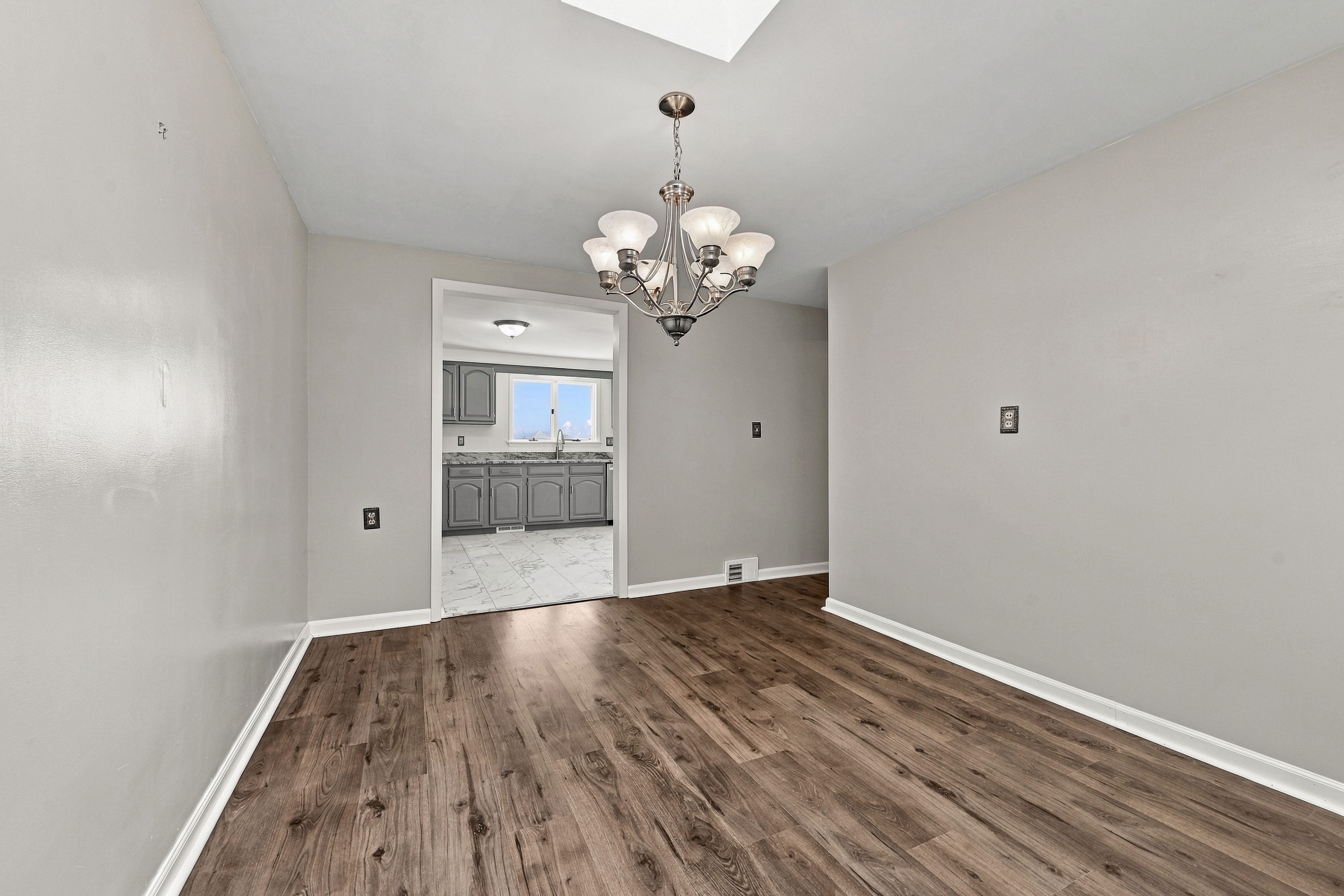  16 South Rolling Hills Avenue, Irwin, PA 15642 - 物件實景