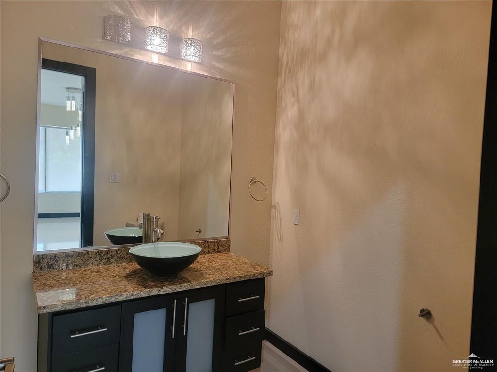 McAllen, Texas, 78503, United States, 5 Bedrooms Bedrooms, ,6 BathroomsBathrooms,Residential,For Sale,1708580