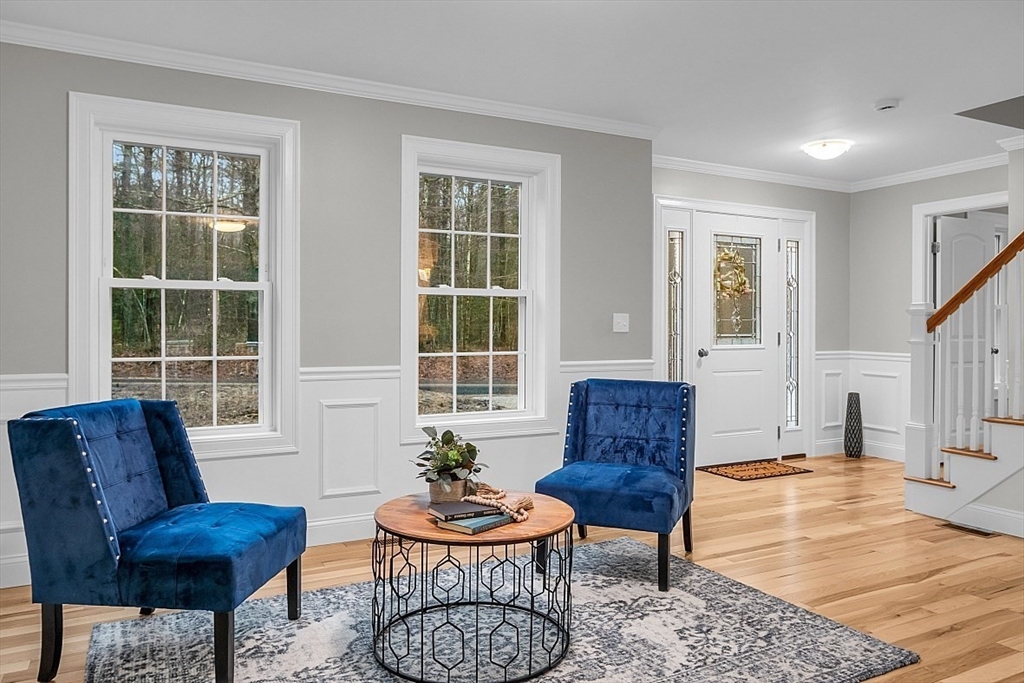 Leominster, Massachusetts, 01453, United States, 4 Bedrooms Bedrooms, ,3 BathroomsBathrooms,Residential,For Sale,1828563