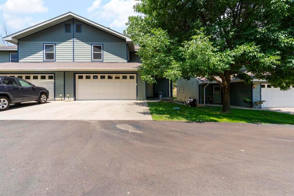 Durango, Colorado, 81301, United States, 3 Bedrooms Bedrooms, ,3 BathroomsBathrooms,Residential,For Sale,1908342