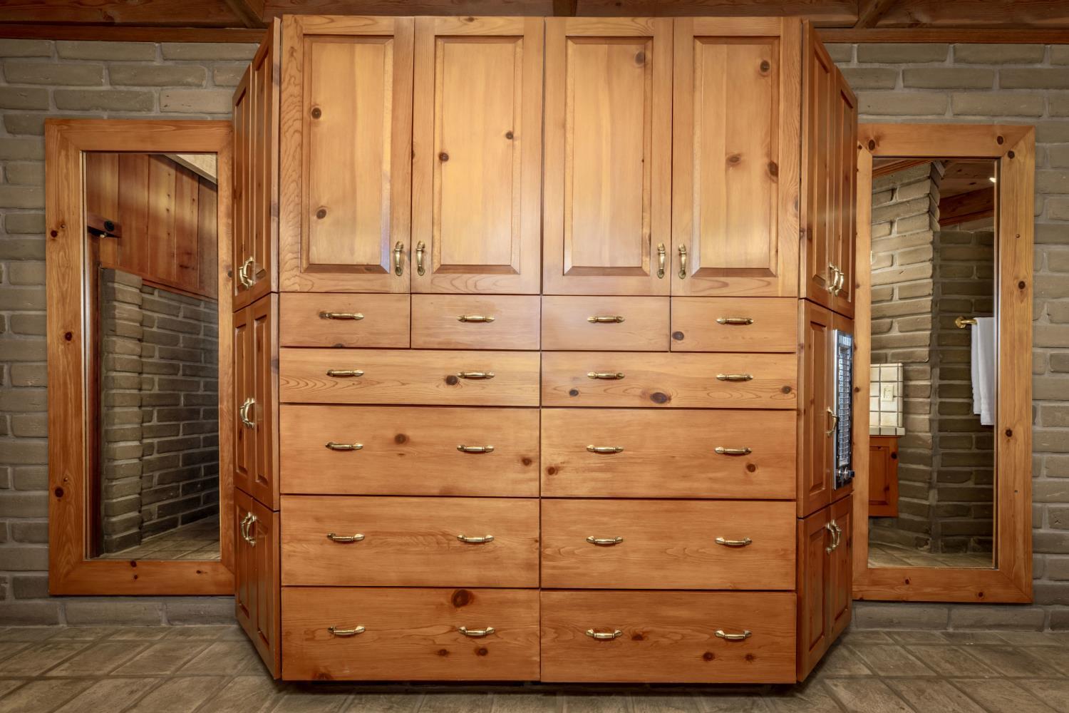 Grass Valley, California, 95949, United States, 3 Bedrooms Bedrooms, ,5 BathroomsBathrooms,Residential,For Sale,2006343