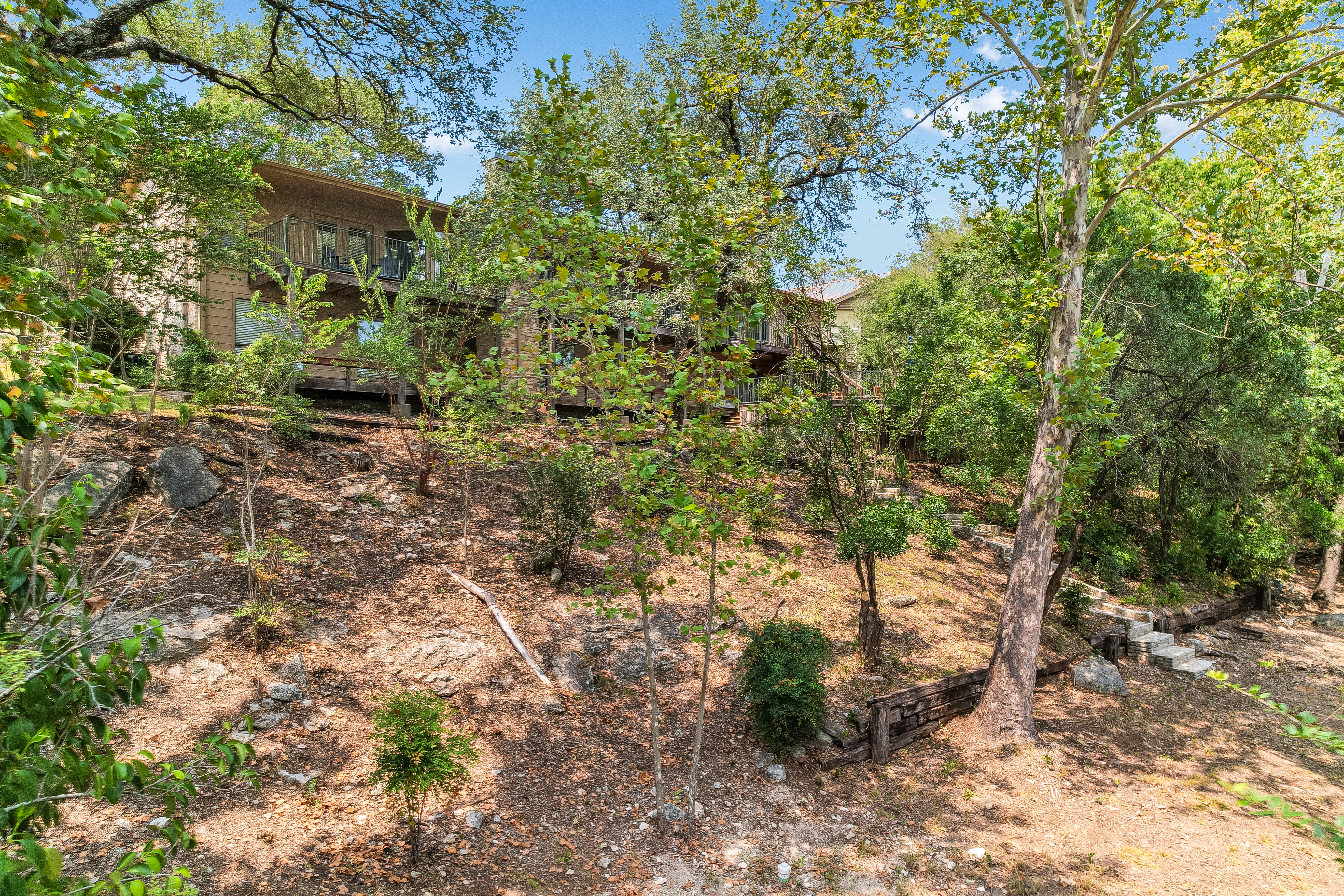  JUST LISTED - Treetop living in Lost Creek - 物件實景