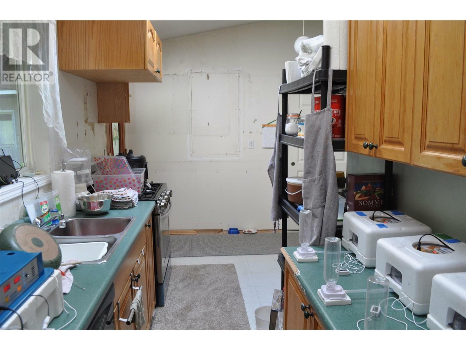 CHERRYVILLE, British Columbia, V0E 2G1, CA, 2 Bedrooms Bedrooms, ,2 BathroomsBathrooms,Residential,For Sale,1837414