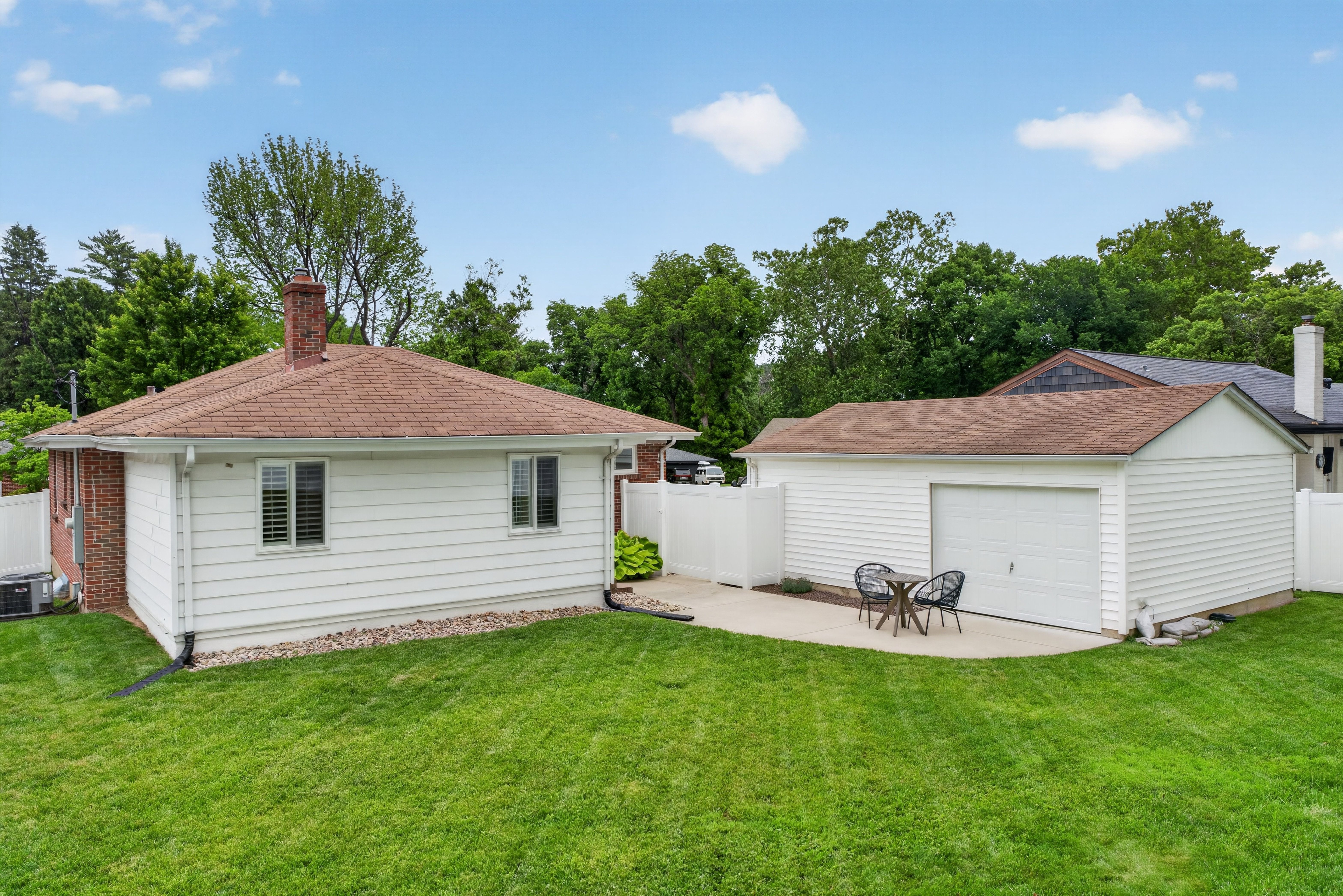  Charming Bright Ranch on a Tranquil Cul-de-Sac with Spacious Living Spaces - 物件實景