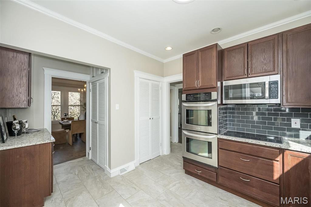St Louis, Missouri, 63105, United States, 4 Bedrooms Bedrooms, ,4 BathroomsBathrooms,Residential,For Sale,1901233