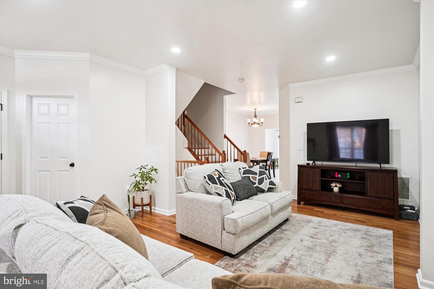 Woodbridge, Virginia, 22191, United States, 3 Bedrooms Bedrooms, ,4 BathroomsBathrooms,Residential,For Sale,1989023