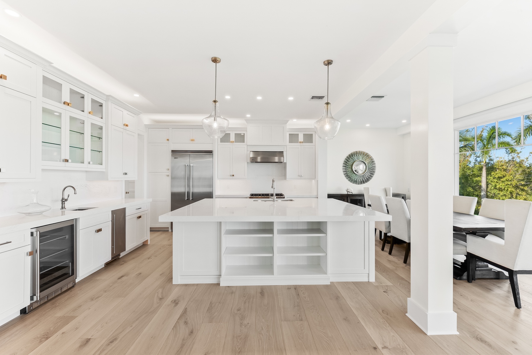  4070 Loomis Avenue - 物件實景